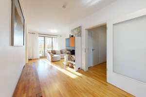 Wohnen am Wasser: Großzügige 4-Zimmer-Terrassenwohnung mit Garten und Westterrasse