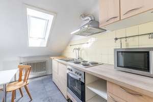 Charmante 2-Zimmer-Dachgeschosswohnung mit Potenzial – Die vollständige Adresse der Immobilie erhältst du vom Anbieter., 76227 Durlach, Karlsruhe – Vorschaubild 3