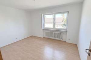 Frisch getüncht! - Helle, großzügige 4 Zi-Whg Wohnung mit Garage und großem Balkon in Fürth – Die vollständige Adresse der Immobilie erhältst du vom Anbieter., 90768 Dambach, Unterfürberg, Fürth – Vorschaubild 4