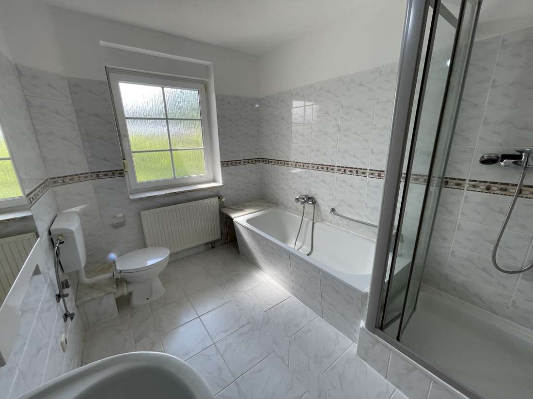 Immobilie in Bargstedt - Gute Mietrendite - Zwei Mehrfamilienhäuser - in Harsefeld/Bargstedt
Provisionsfrei für Käufer !
** - Bild 2