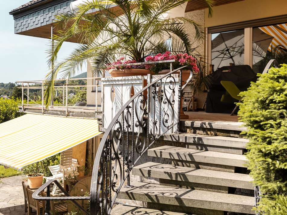 Treppe zur Terrasse