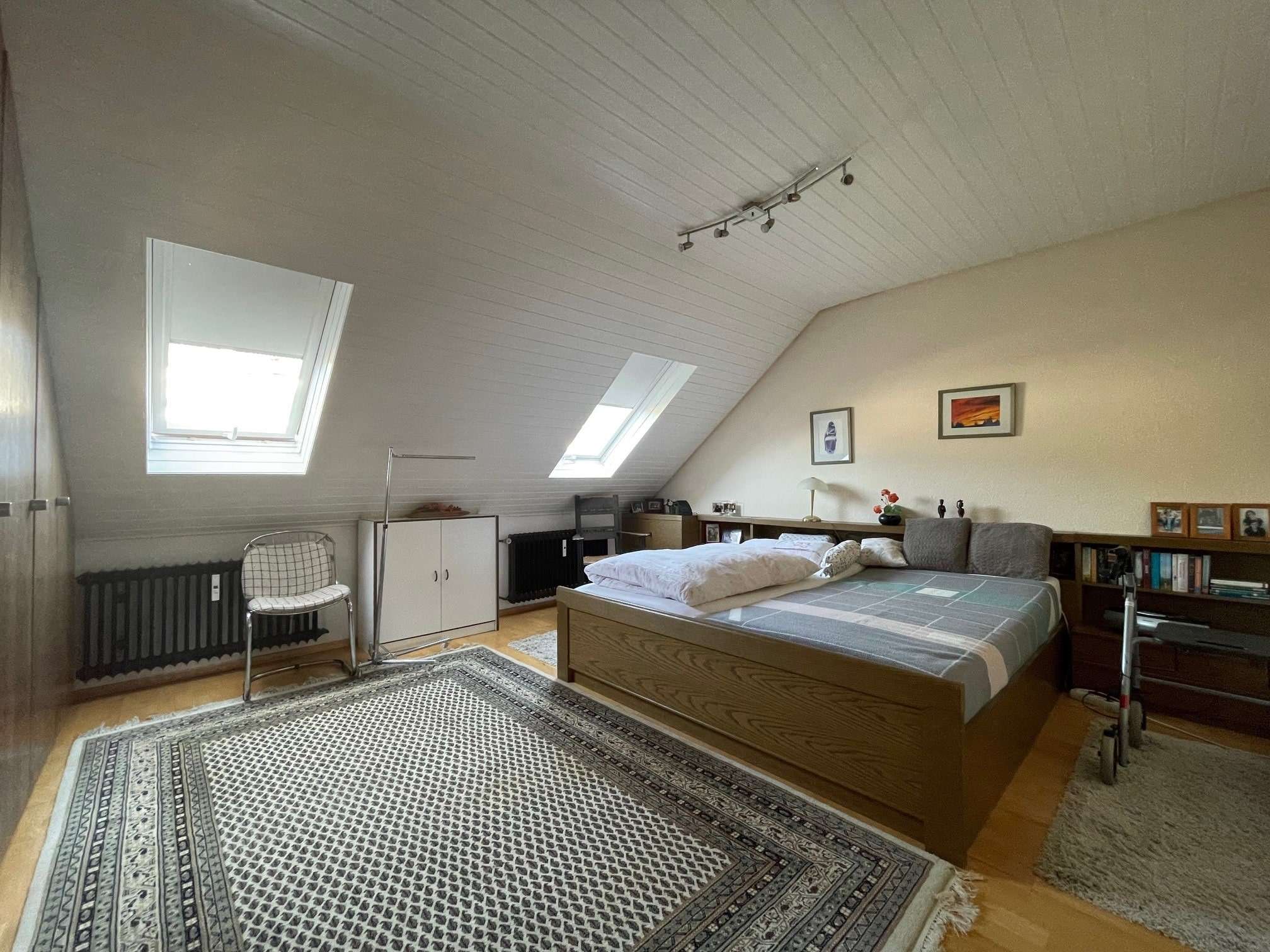 Immobilie in Gusterath - großzügige 4-Zimmer Dachgeschosswohnung mit unverbaubarem Fernblick, Balkon und Stellplatz  - Bild 1