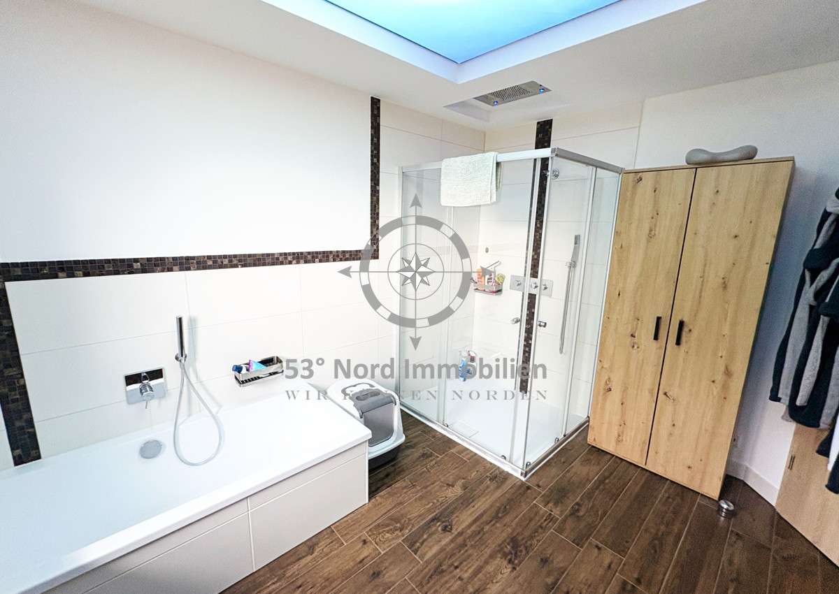 Immobilie in Owschlag - Norddeutscher Charme trifft Komfort: Zweifamilienhaus mit Bungalow- und Friesenhaus. - Bild 0