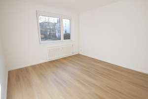 Sonnige 3-Zi. Oase mit Terrasse & XL-Garten am Zylinderviertel (Nähe UKE) – Neuwertiger Zweitbezug! – Henning-Wulf-Weg 14a, 22529 Lokstedt, Hamburg – Vorschaubild 6