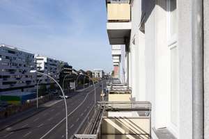 Exklusiv sanierte 2-Zimmer-Wohnung nahe der Spree – lichtdurchflutet, Balkon und sofort bezugsfrei – Stralauer Allee 17c, 10245 Friedrichshain, Berlin – Vorschaubild 9