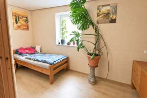 Einfamilienhaus mit großem Grundstück, Garten, vier Garagen und Nebengebäuden in Theres-Buch bei Haß – 97531 Theres – Vorschaubild 26
