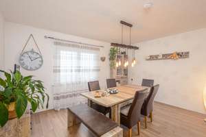 Charmantes Haus mit Potential in ruhiger, begehrter Lage von Fellbach-Schmiden! – Die vollständige Adresse der Immobilie erhältst du vom Anbieter., 70736 Fellbach – Vorschaubild 2