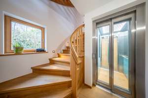 Exklusives Mehrgenerationenhaus mit einzigartigem Bergpanorama und hochwertiger Ausstattung  – Die vollständige Adresse der Immobilie erhältst du vom Anbieter., 83075 Bad Feilnbach – Vorschaubild 3
