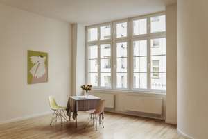 Loftartige Altbauwohnung im ruhigen Hinterhaus mit offener Raumstruktur – Dresdener Strasse 117, 10999 Kreuzberg, Berlin – Vorschaubild 1