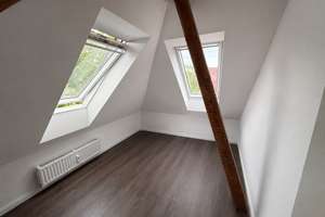 Lichtdurchflutete 2-Zimmer-Dachgeschosswohnung mit Loft-Charakter – Die vollständige Adresse der Immobilie erhältst du vom Anbieter., 22089 Eilbek, Hamburg – Vorschaubild 3