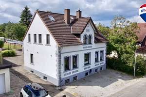 Großzügiges 1–2-Familienhaus mit flexibler Mehrgenerationennutzung in Detmold – Die vollständige Adresse der Immobilie erhältst du vom Anbieter., 32758 Detmold – Vorschaubild 2