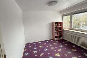 BIETERVERFAHREN: Pragmatisch geschnittenes und helles Reihenmittelhaus mit gemütlichem Garten – Die vollständige Adresse der Immobilie erhältst du vom Anbieter., 61352 Bad Homburg vor der Höhe – Vorschaubild 9