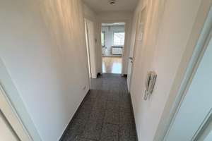 Wohnen & Vermieten: Attraktives 3-Familienhaus mit großzügigem Garten & Garage in Top-Lage! – Die vollständige Adresse der Immobilie erhältst du vom Anbieter., 70439 Zuffenhausen-Elbelen, Stuttgart – Vorschaubild 8