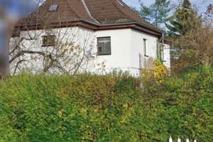 „Hier stört Ihre laute Musik keinen.“
Freistehendes helles Stadthaus mit viel Privatsphäre – Die vollständige Adresse der Immobilie erhältst du vom Anbieter., 7407 Rudolstadt – Vorschaubild 3