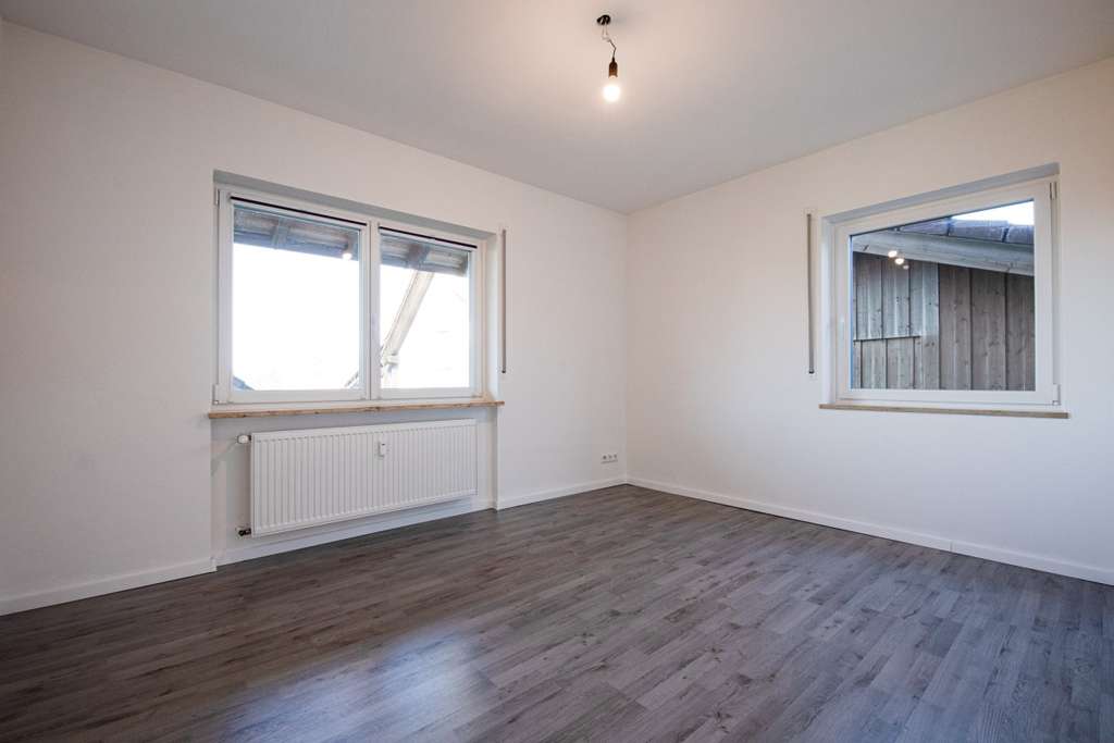 Immobilie in Schopfheim - Komplett renovierte 4-Zimmer-ETW in ruhiger, naturnaher Lage - Bild 3