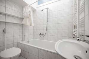⭐️ Modernes Studio nahe Viktoria-Luise-Plz - Helles Studio mit Süd-Blk & Aufzug in Traumhafter Lage – Die vollständige Adresse der Immobilie erhältst du vom Anbieter., 10779 Schöneberg, Berlin – Vorschaubild 5