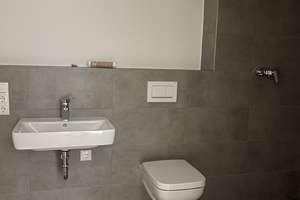 2-Zimmer Dachgeschosswohnung mit Loggia in Leverkusen Schlebusch



 – Die vollständige Adresse der Immobilie erhältst du vom Anbieter., 51375 Schlebusch, Leverkusen – Vorschaubild 8