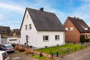 Familienfreundlich in toller Wohnlage!
Einfamilienhaus mit Garagen – Gütersloh (Kreis) – Vorschaubild 2