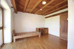 Holz, Wärme, Wohlgefühl – Aussergewöhnliche 4-Zimmer-Wohnung mit Kachelofen und zwei Balkonen – Die vollständige Adresse der Immobilie erhältst du vom Anbieter., 72149 Neustetten – Vorschaubild 16
