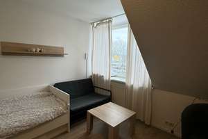 Nachmieter gesucht! 1-Zimmer Dachgeschosswohnung in Farmsen-Berne NUR FÜR STUDENTEN/ AUSZUBILDENDE – Berner Heerweg 183A, 22159 Farmsen-Berne, Hamburg – Vorschaubild 2