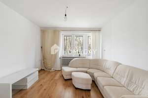 Helle und renovierte 3-Zimmer-Wohnung mit großem Balkon und Blick ins Grüne 
