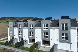 Neubau - Reihenmittelhaus in attraktivem Neubaugebiet - inkl. Solaranlage, Einbauküche, Carport uvm. – Merowingerstraße 1c, 78247 Konstanz (Kreis) – Vorschaubild 1