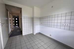 Modernes Einfamilienhaus mit angrenzender Grünfläche , 2 Terrassen und 1 Balkon - von privat – Ringstraße 79, 76356 Karlsruhe (Kreis) – Vorschaubild 20