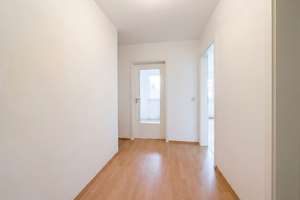 Grüne Oase und fußläufig zur Innenstadt - bezugsfreie 2-Zimmer mit Balkon & Tiefgarage – Die vollständige Adresse der Immobilie erhältst du vom Anbieter., 4107 Zentrum-Süd, Leipzig – Vorschaubild 2