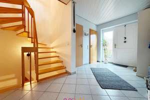 Mehr Raum als gedacht – Doppelhaushälfte mit 2 Carports, ausgebautem Spitzboden & Südwestterrasse – Die vollständige Adresse der Immobilie erhältst du vom Anbieter., 38300 Wolfenbüttel – Vorschaubild 6