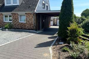 Viel Platz für Ihre Familie in diesem Haus in Stockelsdorf – Die vollständige Adresse der Immobilie erhältst du vom Anbieter., 23617 Stockelsdorf – Vorschaubild 2