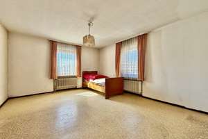Großes Anwesen mit Wohnhaus, Scheunen und Stallungen auf 1.782 m² Grundstück – Die vollständige Adresse der Immobilie erhältst du vom Anbieter., 95488 Eckersdorf – Vorschaubild 13