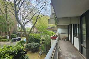 Kölner Westen - renovierte 2 Zi. Eigentumswohnung inkl. Aufzug, Balkon und PKW Tiefgaragenstellplatz – 50858 Weiden, Köln – Vorschaubild 2