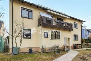 Großzügig & vielseitig: Zweifamilienhaus mit Garten, 2 Garagen und Balkonen in Krondorf – Die vollständige Adresse der Immobilie erhältst du vom Anbieter., 92421 Schwandorf – Vorschaubild 3