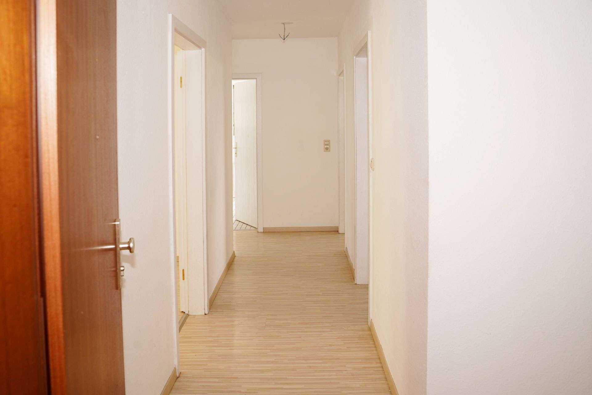 Stilvolle 3-Zimmer-Wohnung mit Terrasse und individuellem Gestaltungspotenzial, Dresden – Bild 3