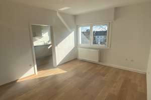 Einziehen und wohlfühlen! Tolle 1ZKB Wohnung mit EBK, Waschmaschine und Tageslichtbad!