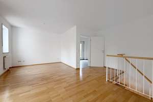 Wohnen auf zwei Ebenen- charmante Maisonette-Wohnung mit Garten und Haus-im-Haus-Charakter – Die vollständige Adresse der Immobilie erhältst du vom Anbieter., 81825 Gartenstadt Trudering, München – Vorschaubild 2