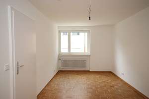 Gut geschnittene, neu renovierte 2-Zimmer-Wohnung mit Loggia in ruhiger Lage, Nähe U2 Milbertshofen – Die vollständige Adresse der Immobilie erhältst du vom Anbieter., 80807 Milbertshofen, München – Vorschaubild 4
