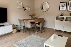 Moderne 2-Zimmer-Wohnung mit 2 Sonnenbalkonen, TG-Stellplatz & E-Lademöglichkeit