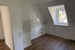 Schöne Dachgeschoß Wohnung in Bo-Ehrenfeld, Nähe Wiesental – Friederikastr. 145, 44789 Südinnenstadt, Bochum – Vorschaubild 2