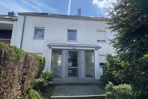 Düsseldorf-Unterbach - wunderschöne 2-Zimmerwohnung mit großem Balkon! – Akazienstraße 17, 40627 Düsseldorf – Vorschaubild 1