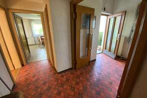 Älteres Einfamilienhaus in einer ruhigen Ortsrandlage


  – Die vollständige Adresse der Immobilie erhältst du vom Anbieter., 83549 Eiselfing – Vorschaubild 12