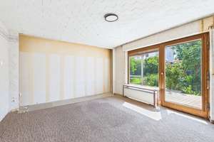 * RESERVIERT * ZWEIFAMILIENHAUS MIT VIEL PLATZ UND FLEXIBLER NUTZUNG – Die vollständige Adresse der Immobilie erhältst du vom Anbieter., 90574 Roßtal – Vorschaubild 2