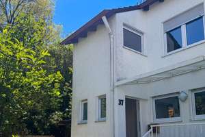 Idylle Pur! Reihenendhaus mit großzügiger Wohn-/Nutzfläche und großem Garten – Schumacherstraße 37, 97209 Veitshöchheim – Vorschaubild 3