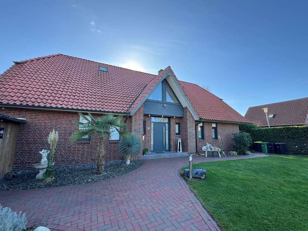 Immobilie in Hatten - Luxuriöses Einfamilienhaus  in Kirchhatten (2022 saniert) - Bild 2