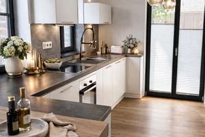 Top-Angebot: Luxuriöses Gutshaus-LOFT, 140 qm, 2 SZ, 2 Bäder, WC, EBK, Garten&Terrassen, 2 TG-Plätze – Brühler Landstraße 549, 50997 Meschenich, Köln – Vorschaubild 5