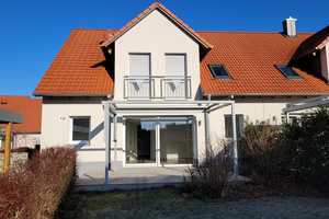 * HIER BLEIBEN KEINE WOHNWÜNSCHE OFFEN * hochwertig ausgestattete DHH mit GARTEN + GARAGE + CARPORT – Roth (Kreis) – Vorschaubild 2