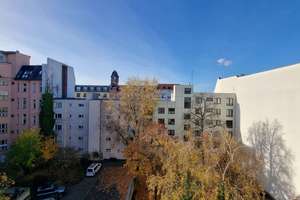 Vermietete 3-Zimmer-Wohnung mit West-Loggia und Fahrstuhl nur 300 m vom Kudamm!! – Die vollständige Adresse der Immobilie erhältst du vom Anbieter., 10629 Charlottenburg, Berlin – Vorschaubild 3