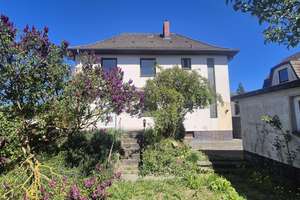 Zweifamilienhaus mit Ausbaupotential in Ahlten! – Die vollständige Adresse der Immobilie erhältst du vom Anbieter., 31275 Lehrte – Vorschaubild 1