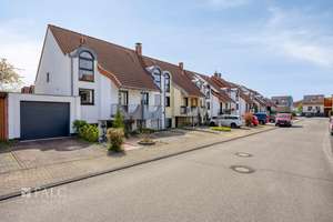 Großzügiges Zuhause mit Gartenparadies und viel Platz für Groß & Klein – Die vollständige Adresse der Immobilie erhältst du vom Anbieter., 51377 Steinbüchel, Leverkusen – Vorschaubild 2