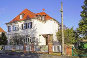Familienvilla der Spätgründerzeit mit Charme - Wohnen in grüner Stadtrandlage – Die vollständige Adresse der Immobilie erhältst du vom Anbieter., 1109 Klotzsche (Stadtteil), Dresden – Vorschaubild 3